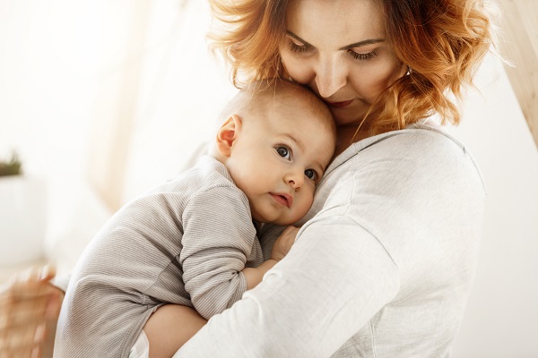 Dall’infanzia all’età adulta: l’impatto dello stile di attaccamento sul benessere emotivo